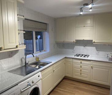 3 bedroom terraced house to rent - Photo 4