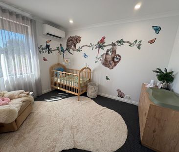 Renovated Coastal Townhouse | 3x2 | Air Con + Electric Shutters | W... - Photo 6