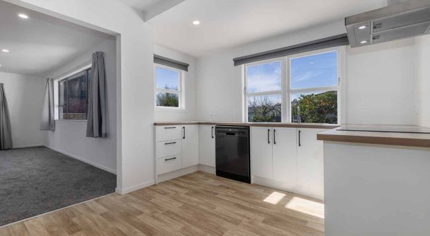 Stylish Four Bedroom Home - Photo 1