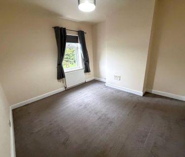 2 bedroom mid terrace to let - Photo 6