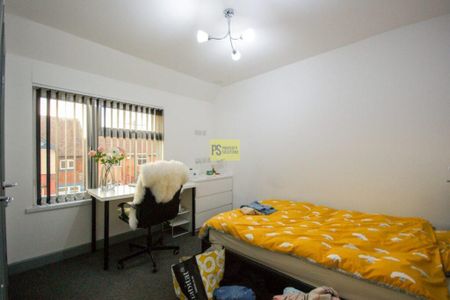 7 bedroom semi-detached house to rent - Photo 2