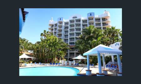 Fully Furnished Spacious Apartment with 2 Balconies&comma; Pool&comma; Spa&comma; Sauna&comma; Gym & More - Photo 4