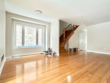 For Lease - 3682 Banff Court, Mississauga, Ontario - Photo 5