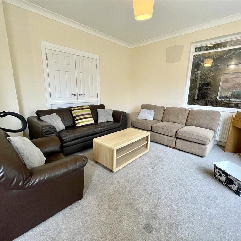 6 bedroom detached house to rent - Photo 1