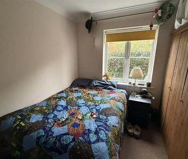 4 bedroom terraced house to rent - Photo 3