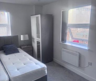 1 bedroom in a house share to rent - Photo 4