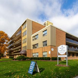 Bryn Mawr Apartments - Photo 2