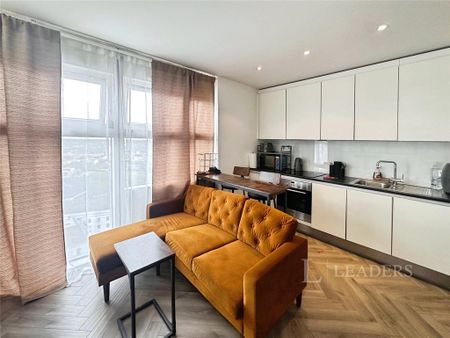 Studio to rent - Photo 2