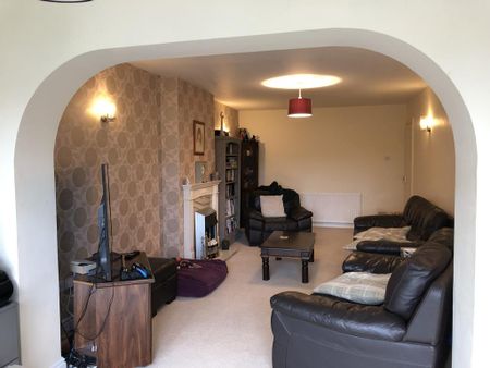 3 bedroom semi-detached house to rent - Photo 2