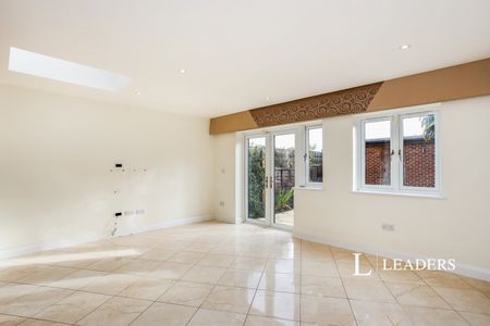 3 bedroom house to rent London Road, Ditton, Aylesford, Kent, ME20 - Photo 5