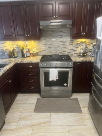 For Lease - 14 Griffiths Drive Unit# 1, Ajax, Ontario - Photo 4