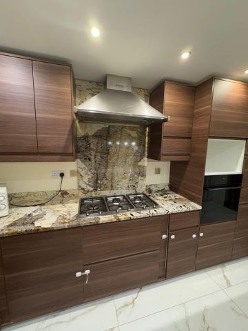 Room in a Shared House, Ilfracombe Gardens, RM6 - Photo 2