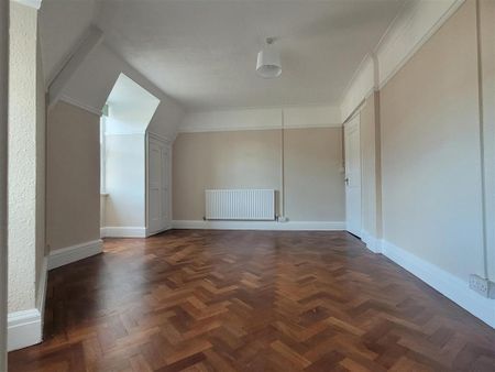 3 bedroom flat to rent - Photo 3