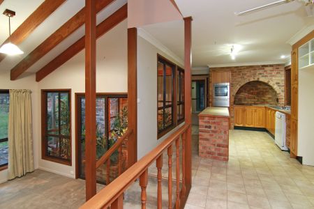 Spacious 4-Bedroom Home in a Quiet North Hill Location - Photo 5