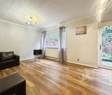 Longleat Square, Farnborough, Hampshire, GU14 7EE - Photo 1