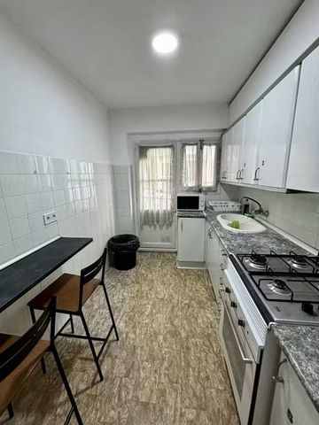 Avenida de Gaspar Aguilar, Valencia, Valencian Community 46017 - Photo 2