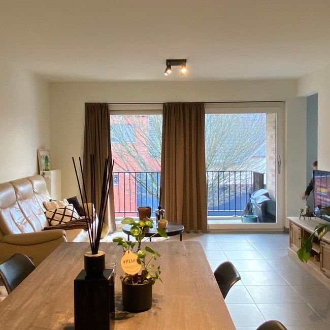 Appartement te huur in Rumbeke voor € 800 met 2 slaapkamers - Photo 1