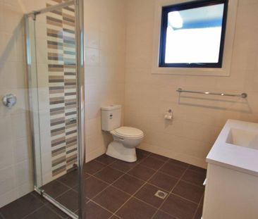 BEAUTIFUL HOME IN CENTRAL WAGGA - Photo 6