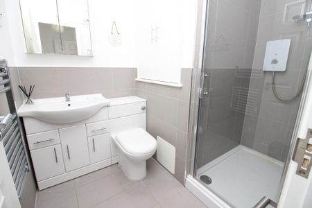 2 bedroom apartment to rent - Photo 2