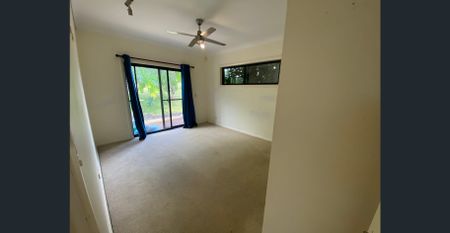 Good size two bedroom flat on acreage - Photo 5