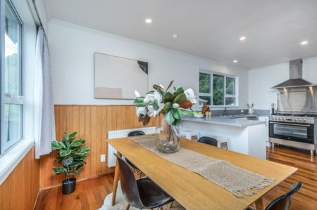 52 Kiwi Crescent, Tawa - Photo 5