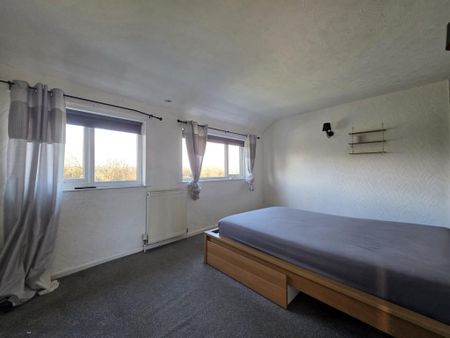 2 bedroom semi-detached house to rent - Photo 4