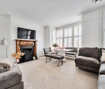 3 bedroom flat to rent - Photo 1