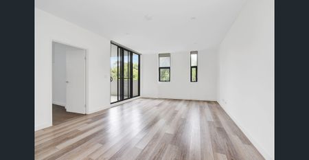 SPACIOUS LIVING AT ITS BEST WITH ABSOLUTE CONVENIENCE - Photo 4