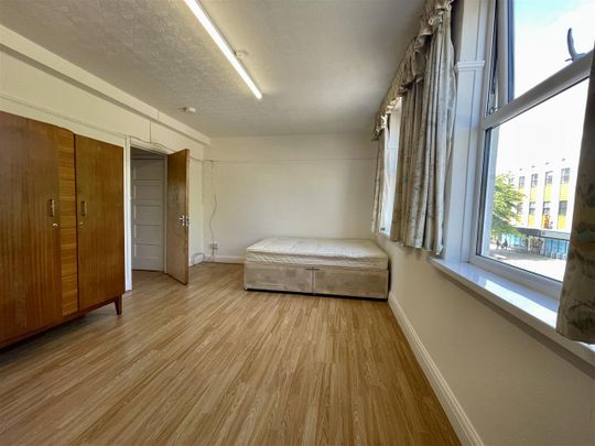 Northolt Road, Harrow - Photo 1