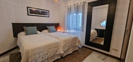Middle Floor Apartment in Puerto Banús - Photo 2