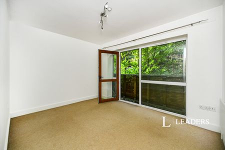 4 bedroom house to rent London Road, Patcham, Brighton, East Sussex, BN1 - Photo 3