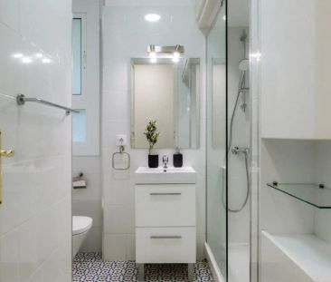 Room in a shared 4-bedroom apartment for rent in La Sagrada Família. - Photo 6