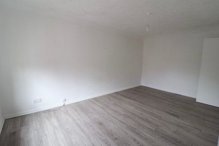 Markhams Chase, Basildon, Property for rent - Photo 2