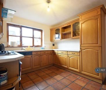3 bedroom semi-detached house to rent - Photo 1