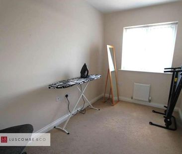 Loftus Square, Newport, NP19 - Photo 2