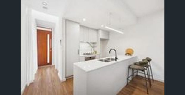 Adjacent Lochiel Park, Luxury Energy-Efficient New Townhouse, Furnished Option; Move in Today! - Photo 1
