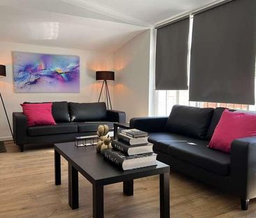 Bedroom Detached House In Charminster, BH9 - Photo 1