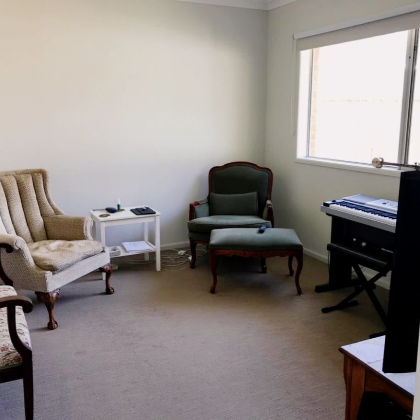 4 Bed, 2 Bath - Photo 1