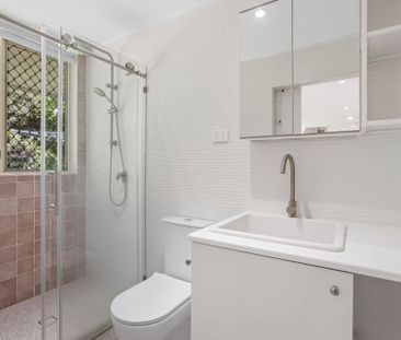 Private Family Retreat with Pool in Leafy Chapel Hill - Photo 6