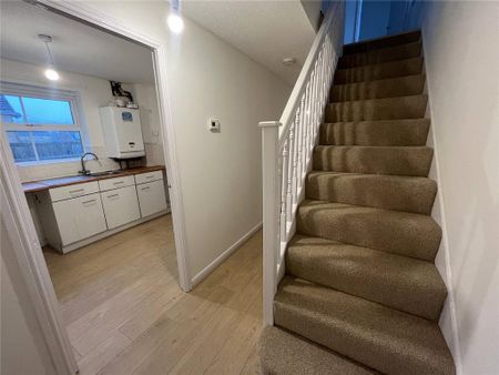 3 bedroom end of terrace house to rent - Photo 4