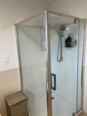 Charming 3BR Home in Wattle Downs! - Photo 3