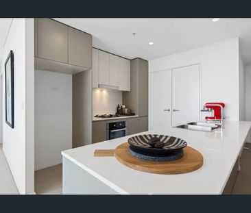 Top floor apartment within 2 mins walk to Metro - Photo 6
