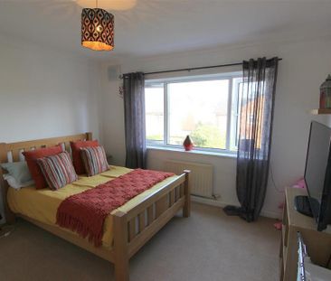 3 bedroom semi-detached house to rent - Photo 4