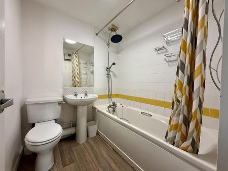 1 bedroom flat to rent - Photo 4