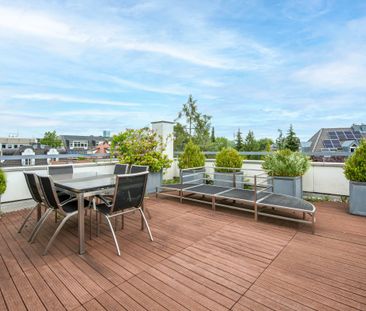 Lichterfülltes 2-Zimmer-Penthouse mit zwei großen, sonnigen Dachter... - Photo 1