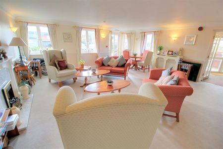 Mottisfont Lodge, Romsey - Photo 3