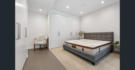 Prestige One-Bedroom Suite with furnished condition. - Photo 4