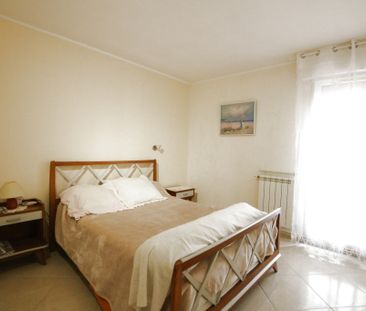 Location Appartement 3 pièces 78m² VITROLLES 13127 - Photo 4