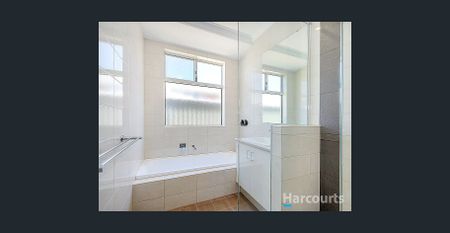 Modern family home - Photo 4