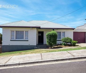 Low maintenance three bedroom home - Photo 3